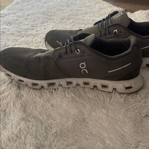 On Running Men's Athletic Shoes in Olive/Gray